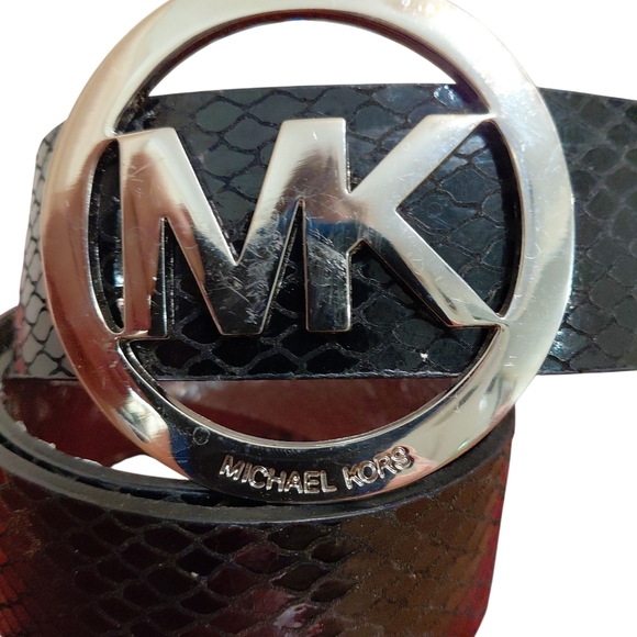 Michael Kors Black Leather Belt With Gold MK Buckle Women's Size Medium 34 - Picture 2 of 12